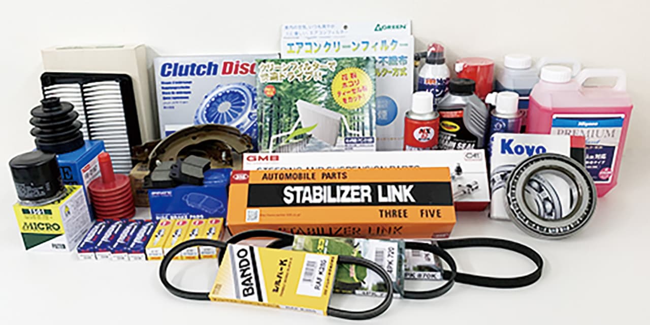 販売している自動車部品が並んでいる