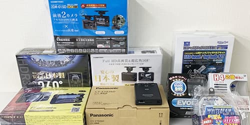 販売している用品が並んでいる